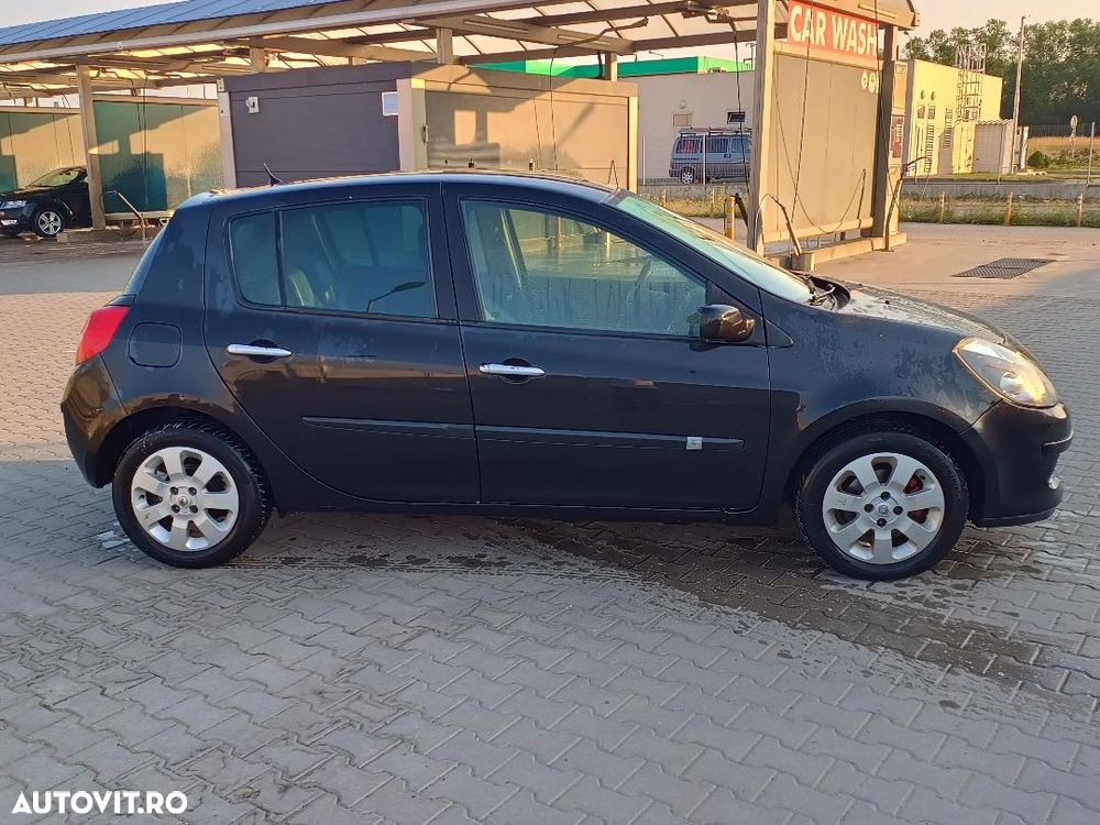Renault Clio - 1