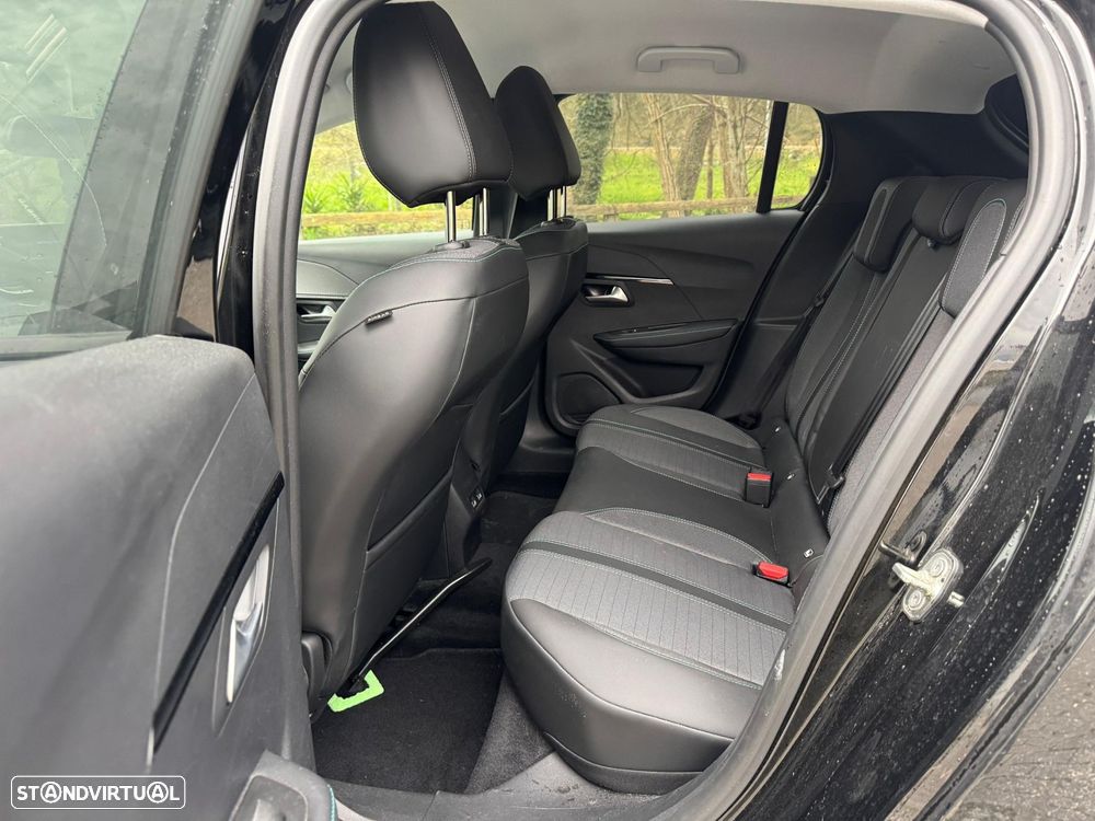 Peugeot 208 1.2 PureTech Allure EAT8 - 32