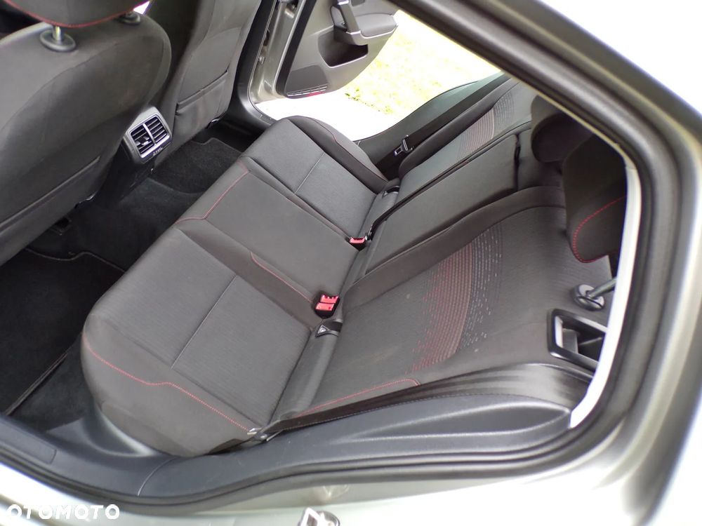 Volkswagen Golf 1.4 TSI Sound - 25