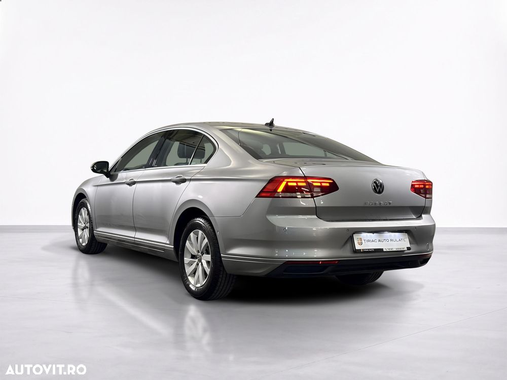 Volkswagen Passat - 4