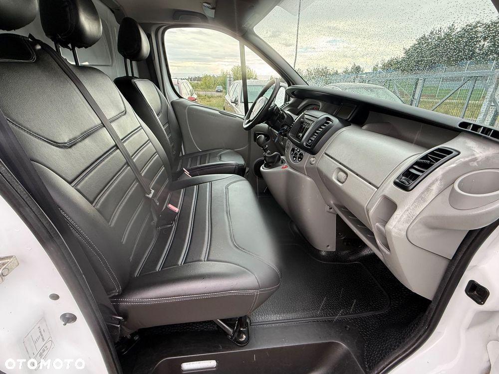 Renault Trafic - 25