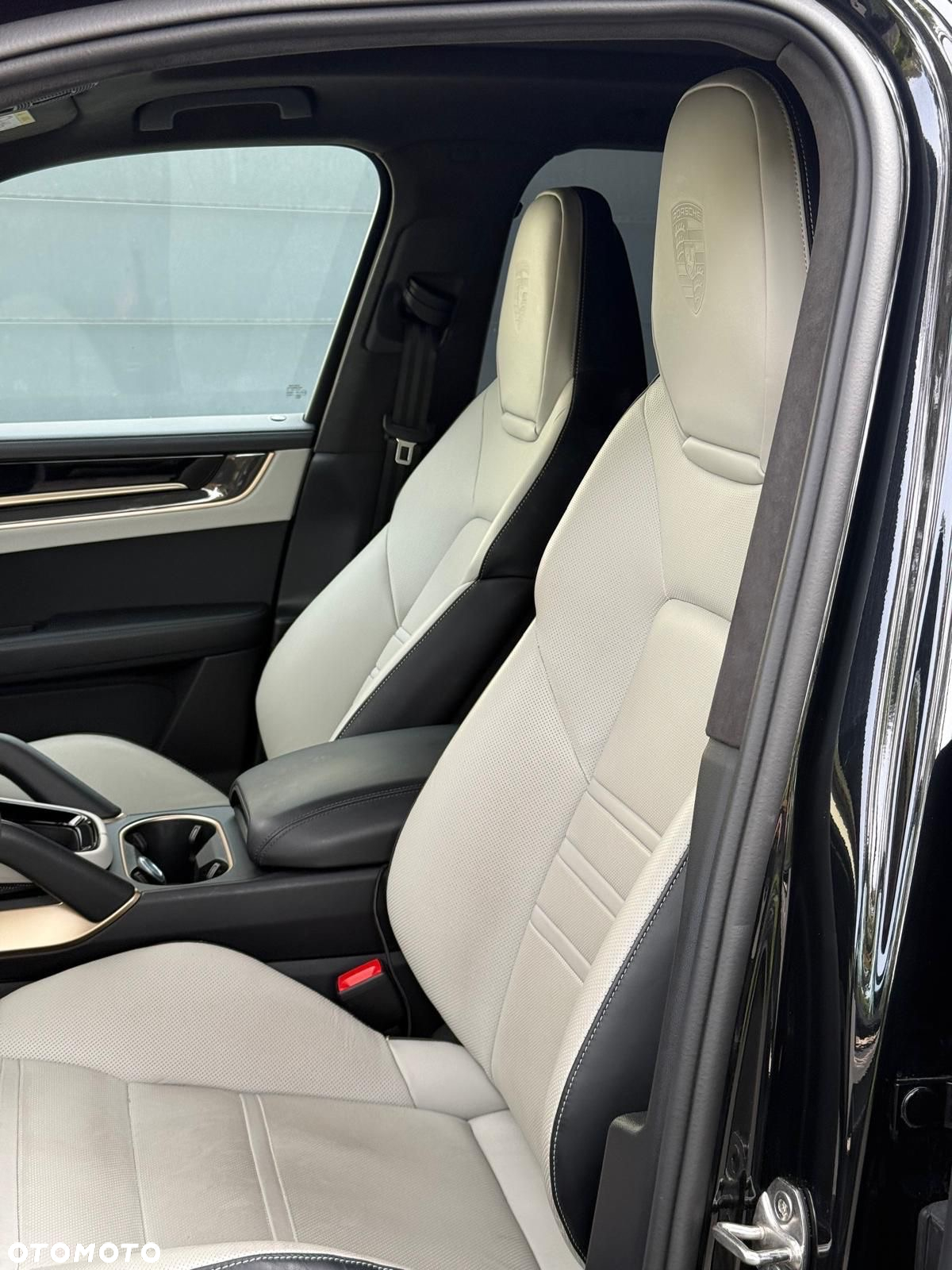 Porsche Cayenne GTS - 5