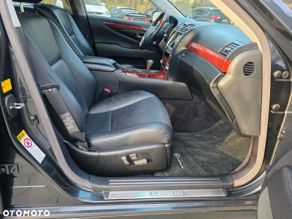 Lexus LS - 29
