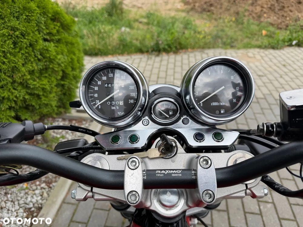 Suzuki GSX - 20