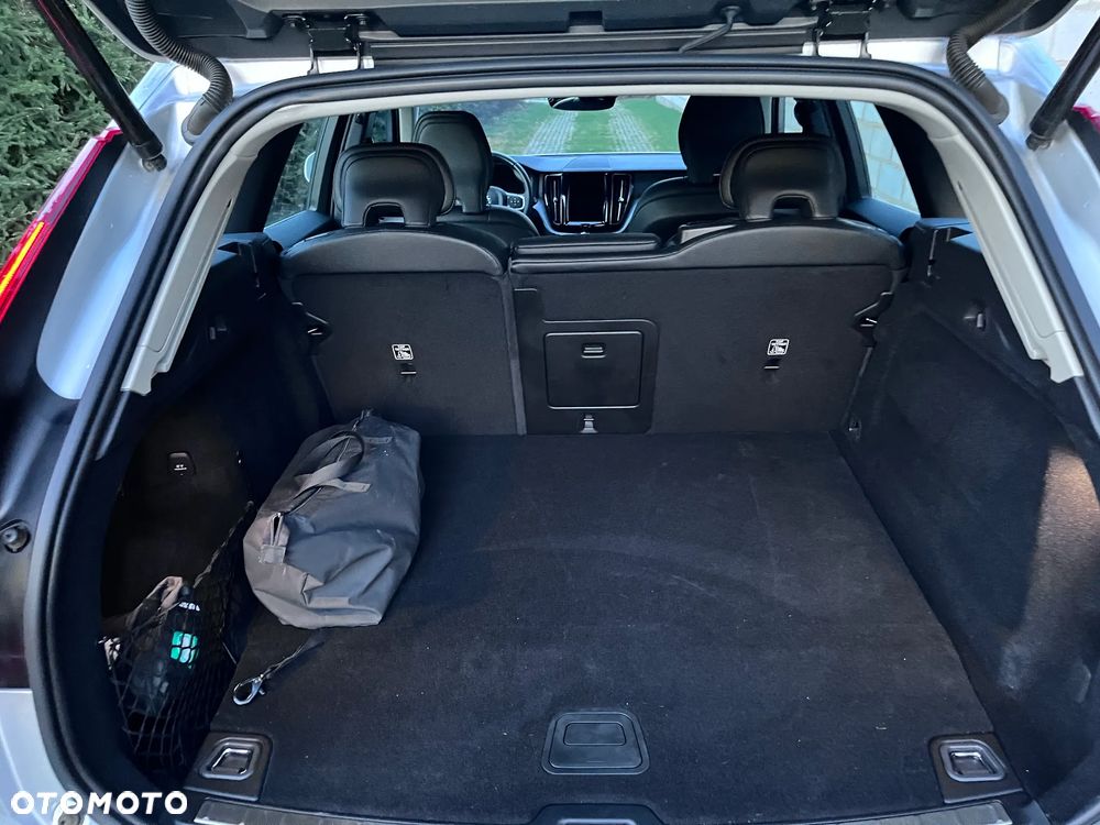 Volvo XC 60 T6 Plug-In Hybrid AWD Inscription - 17