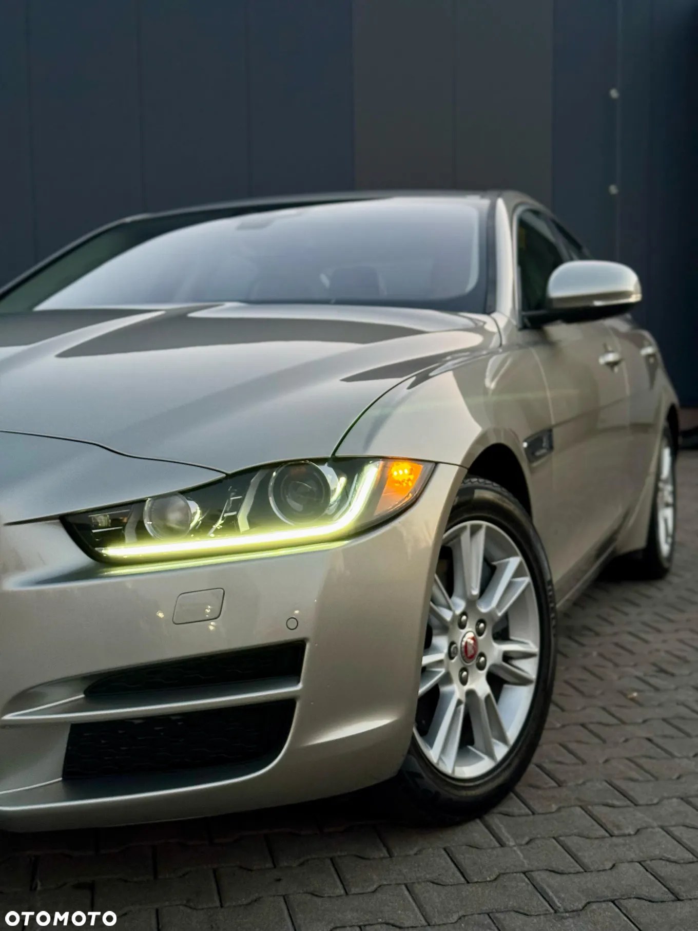 Jaguar XE 2.0 P250 HSE - 15