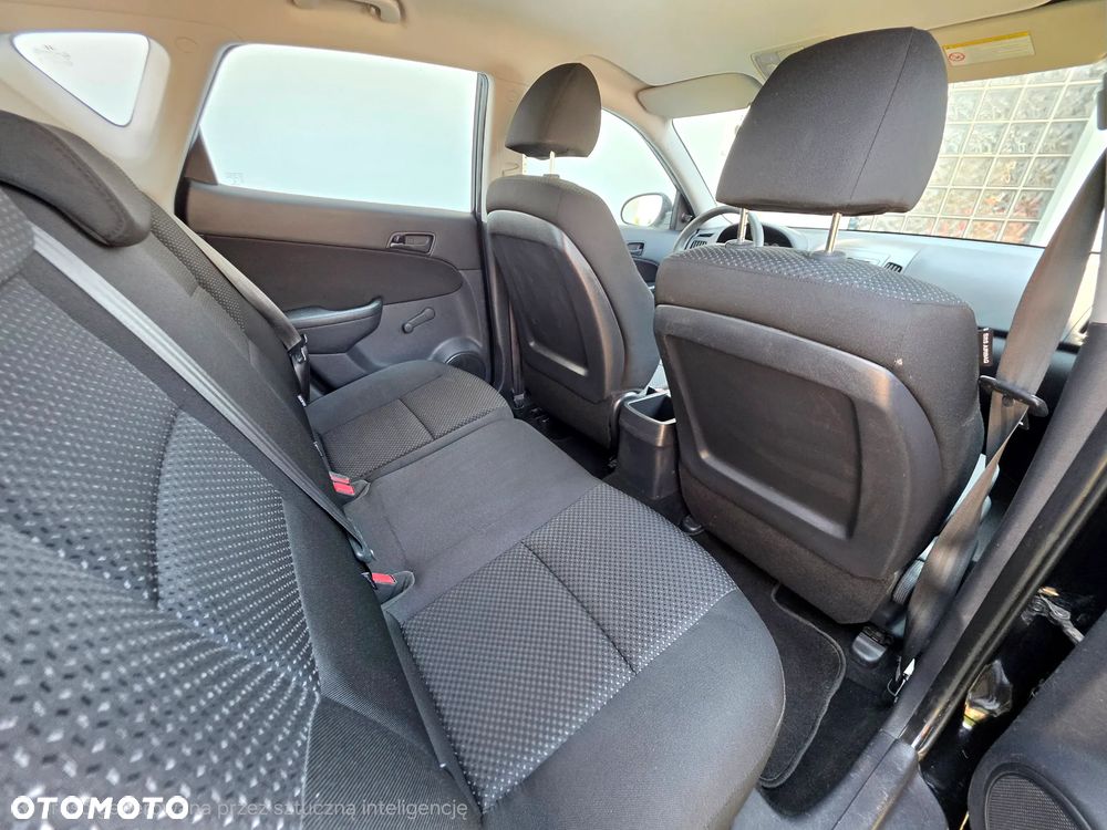 Hyundai i30 1.4 FIFA WM Edition - 8