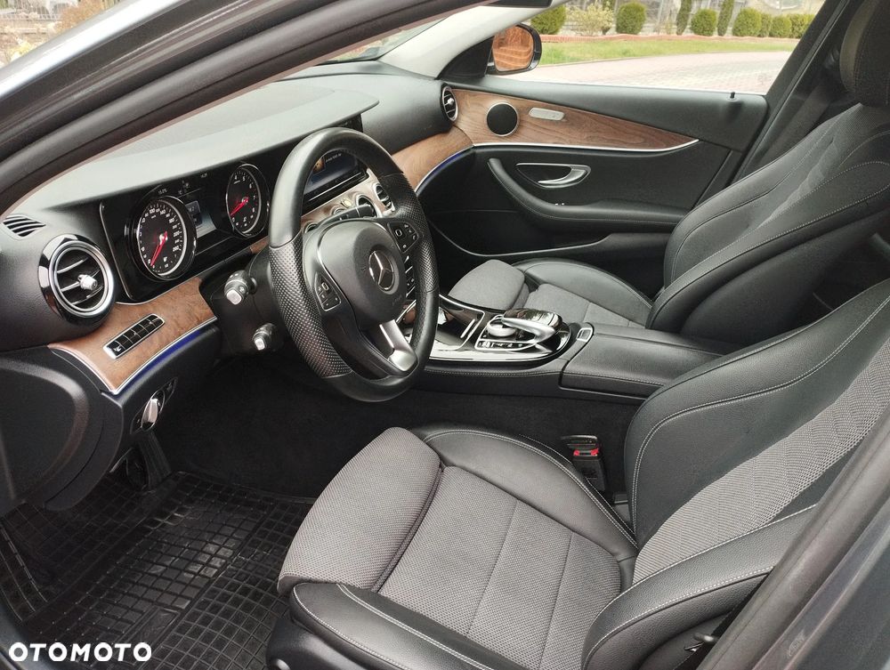 Mercedes-Benz Klasa E 200 9G-TRONIC - 9