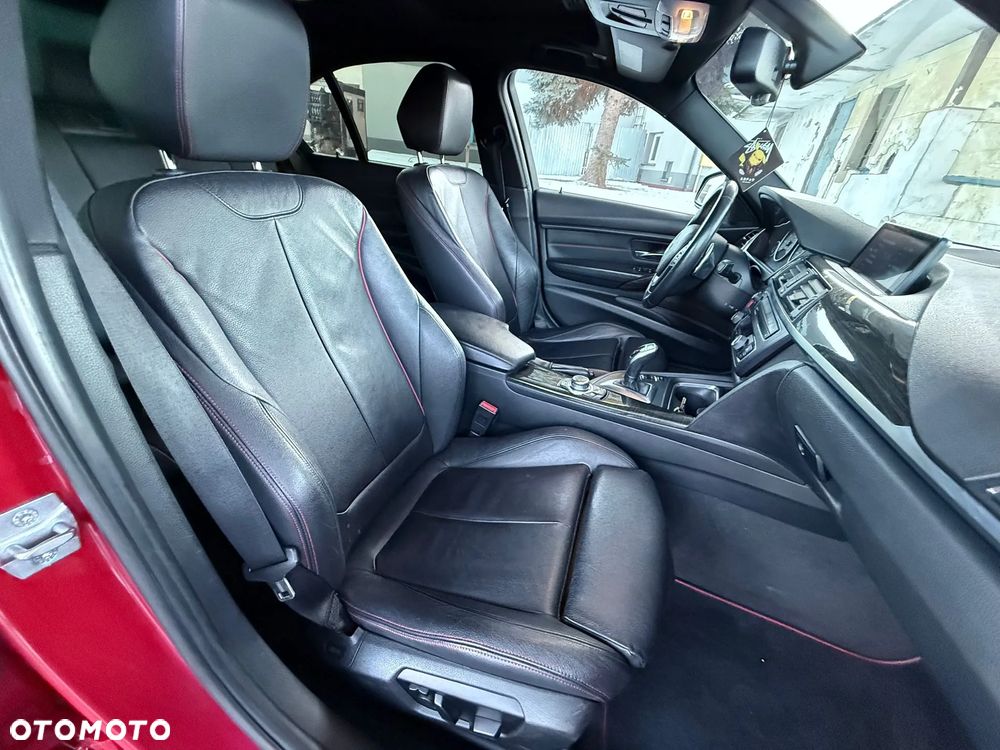 BMW Seria 3 335i Sport Line - 28
