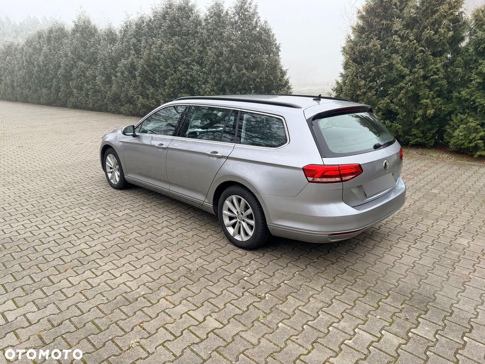 Volkswagen Passat 2.0 TDI SCR DSG Comfortline - 2