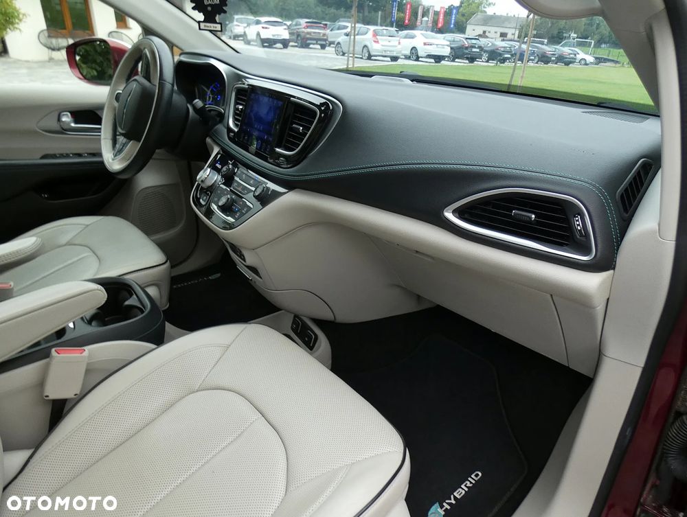 Chrysler Pacifica - 19