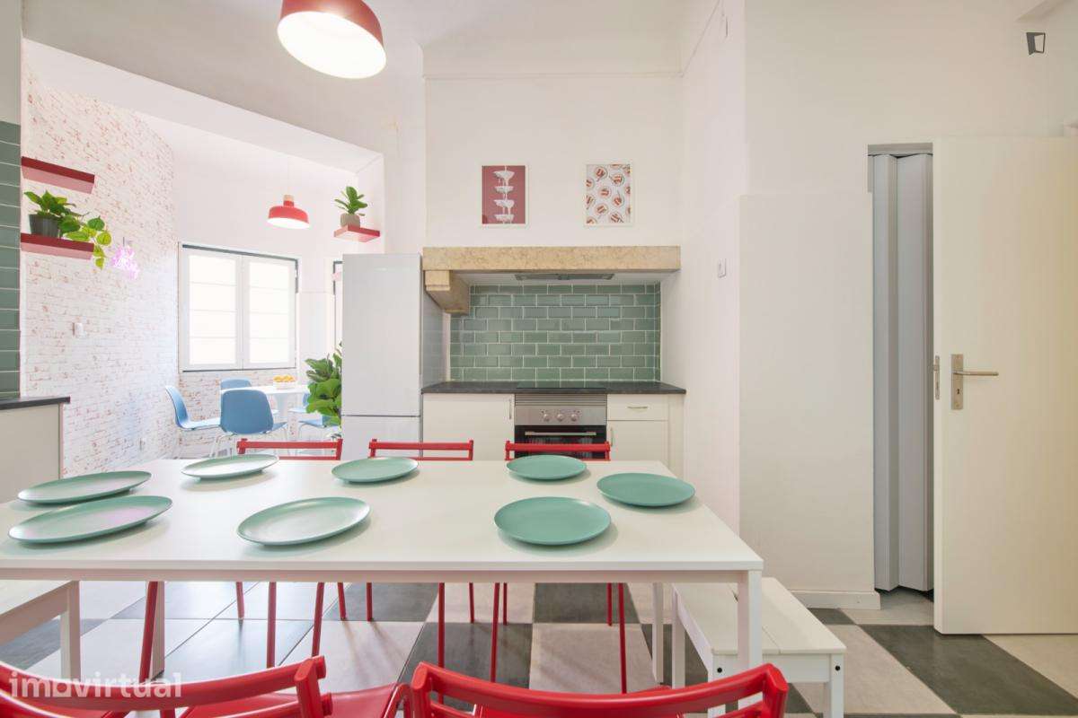 Quarto - localizado em Alameda Lisbon - Grande imagem: 4/48