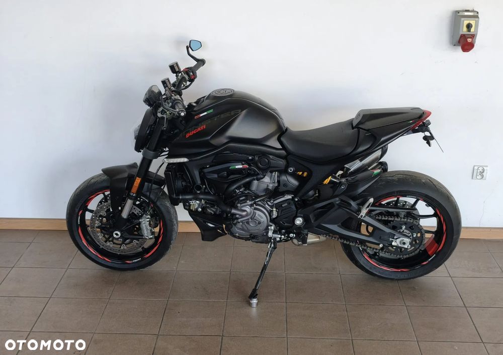 Ducati Monster - 10