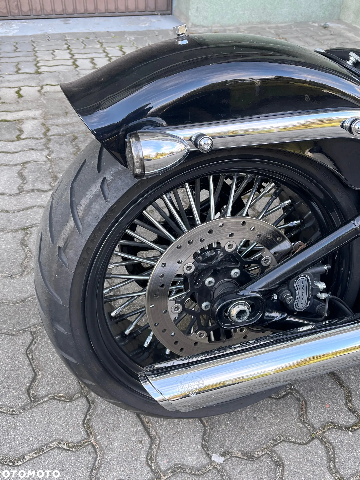 Harley-Davidson Softail Breakout - 8