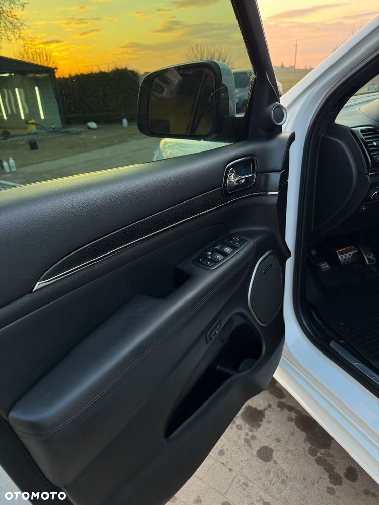 Jeep Grand Cherokee 5.7 V8 HEMI 4WD Automatik Overland - 29