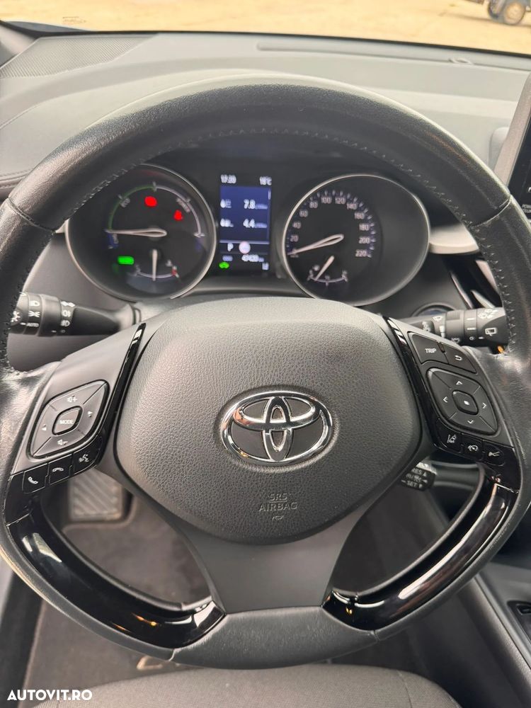 Toyota C-HR 1.8 HSD 122 CP 4x2 CVT Cult - 11