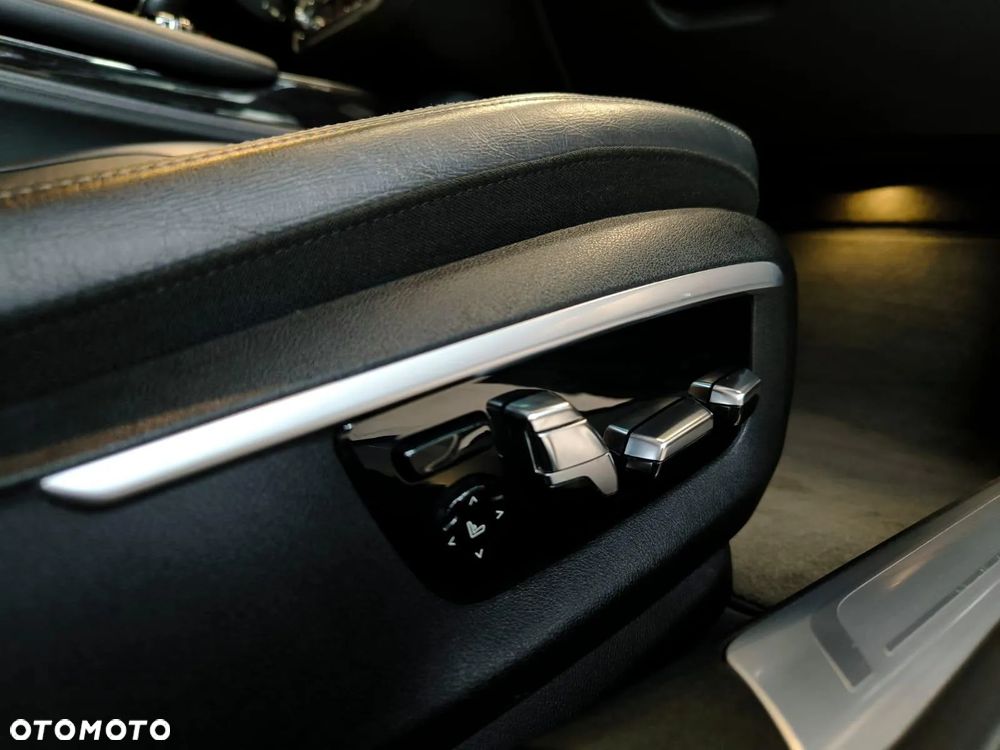 BMW Seria 7 750Li xDrive - 18