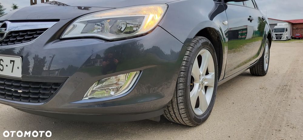 Opel Astra 1.4 T Enjoy - 12