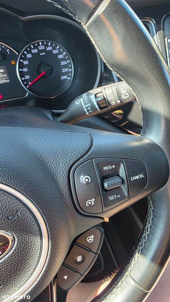 Kia Carens 1.6 GDI S 7os - 22