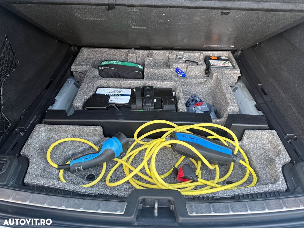 Volvo XC 60 T8 Twin Engine AWD R-Design - 23