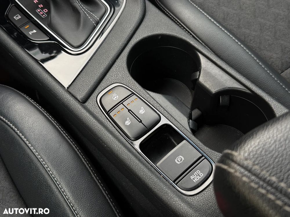 Kia Niro 1.6 GDI 2WD Aut. Spirit - 12