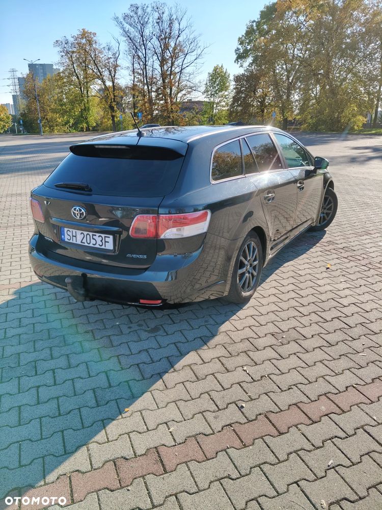 Toyota Avensis 2010 photo 3