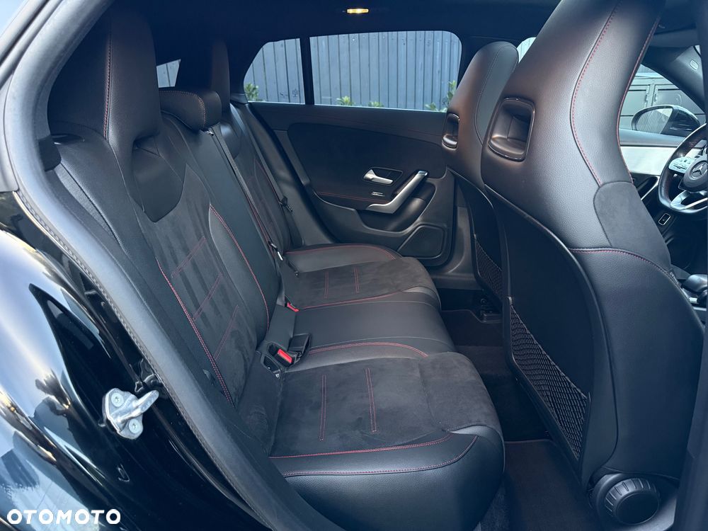 Mercedes-Benz CLA 250 e 8G-DCT AMG Line - 11