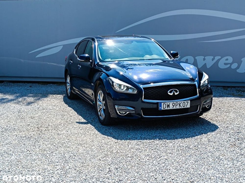 Infiniti Q70 - 15