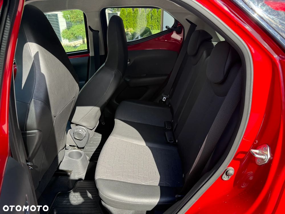 Toyota Aygo x.shift x-play connect - 10
