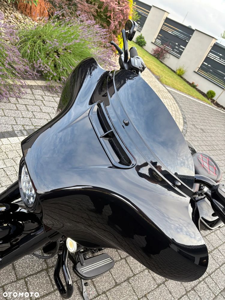 Harley-Davidson Touring Street Glide - 21