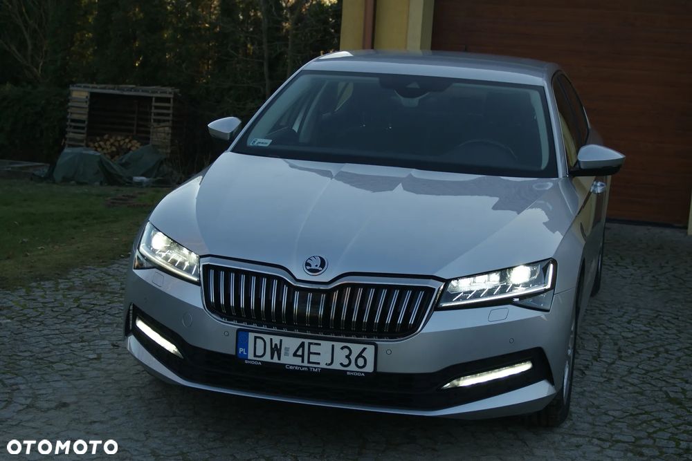 Skoda Superb 2.0 TDI Ambition DSG - 32