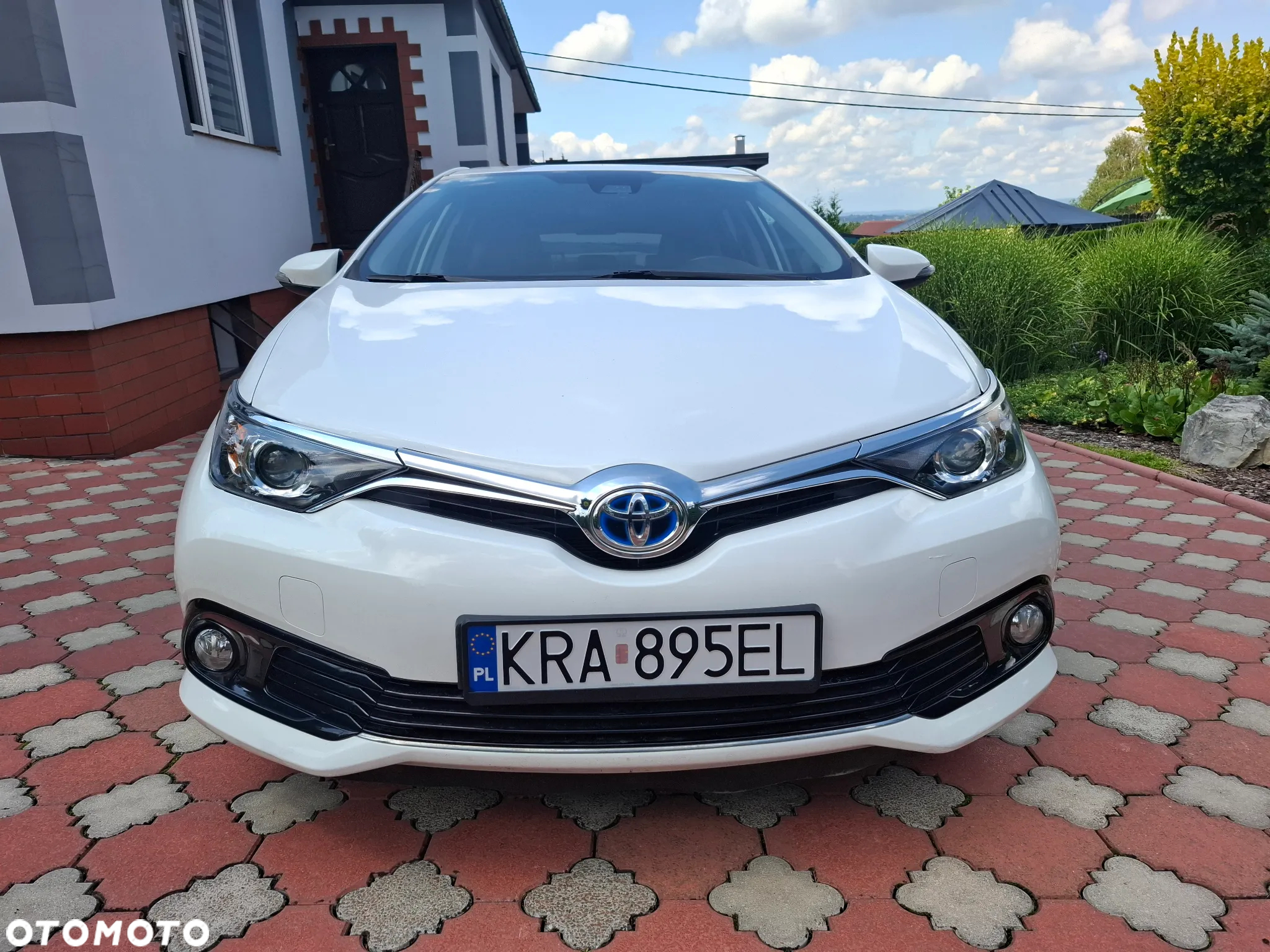 Toyota Auris 1.8 VVT-i Hybrid Automatik Edition S+ - 2