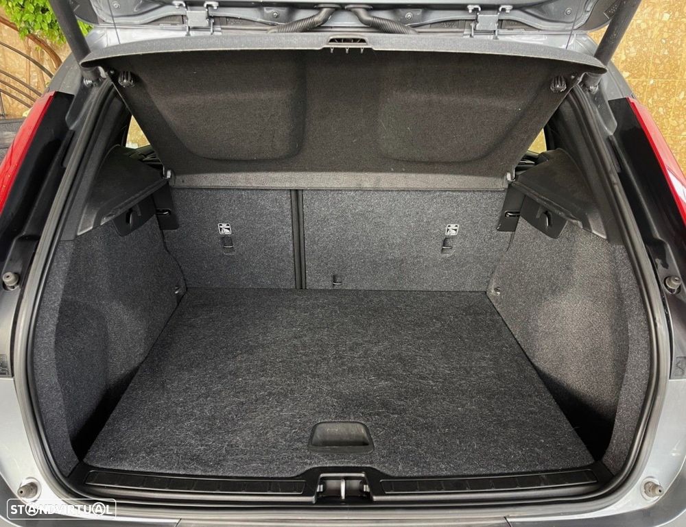 Volvo XC 40 1.5 T3 Momentum Tech Edition - 7