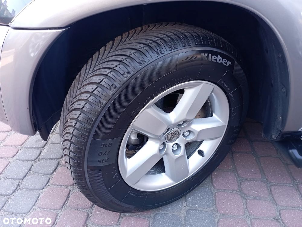 Toyota RAV4 2.0 VVT-i 4x4 - 22
