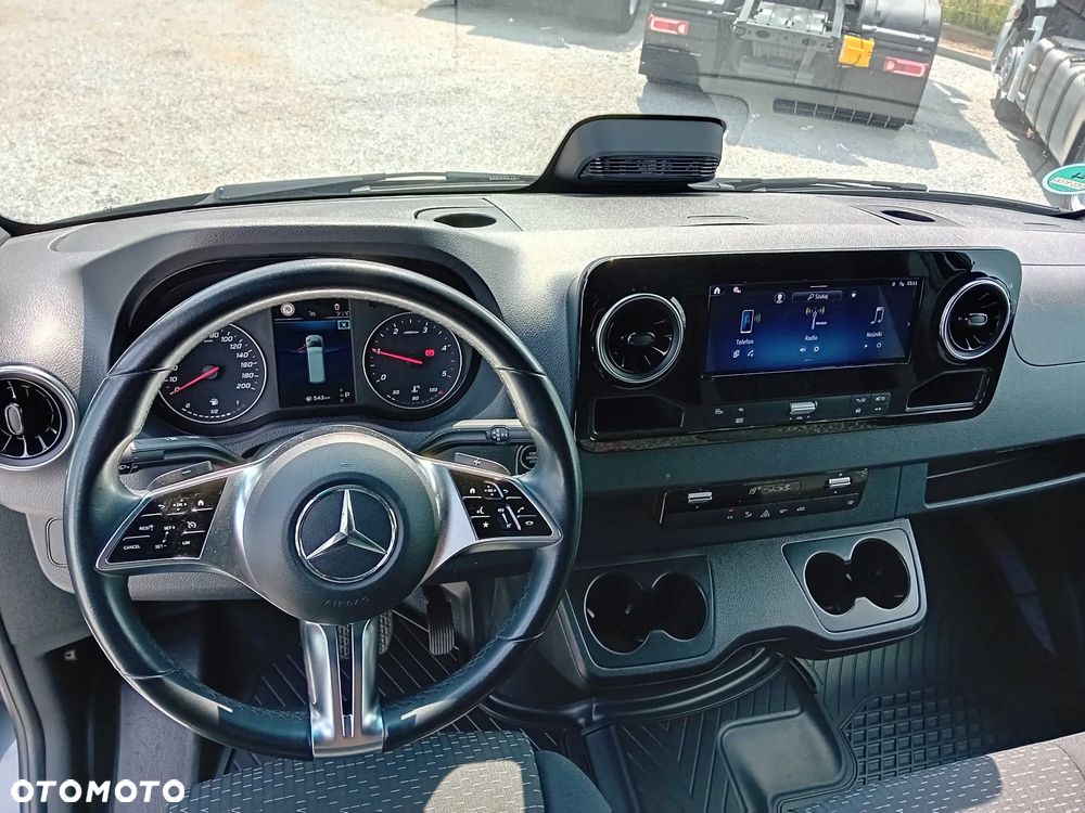 Mercedes-Benz Sprinter - 9