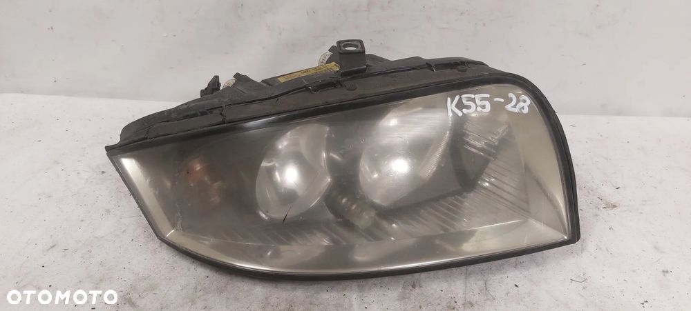 .  LAMPA PRZOD PRZEDNIA PRAWA AUDI A2 - 1