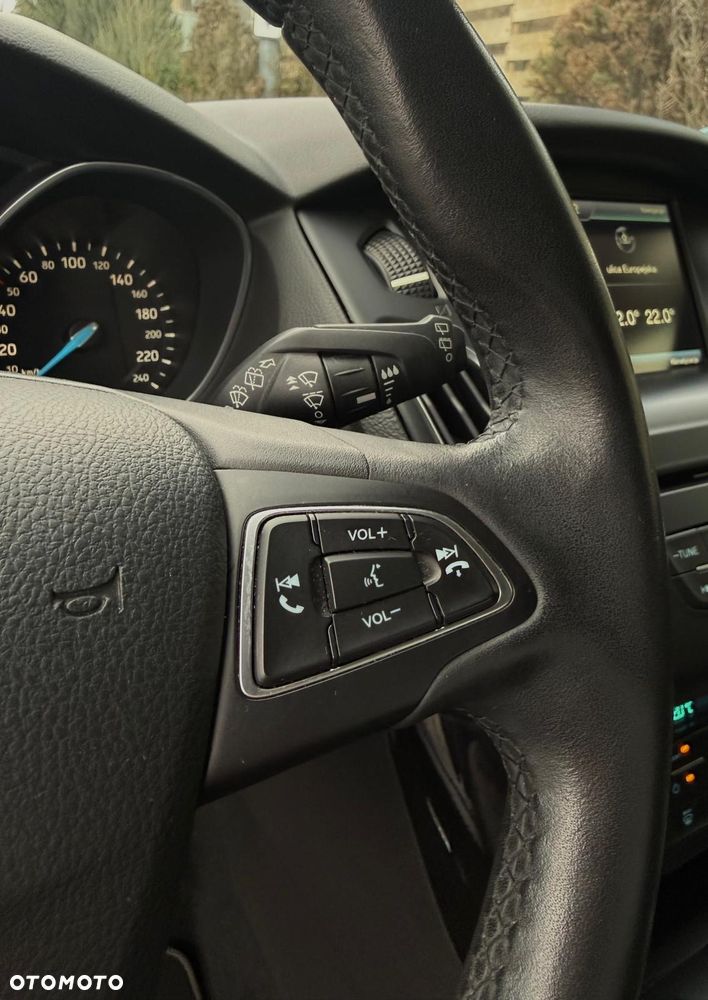 Ford Focus 1.0 EcoBoost Titanium - 29