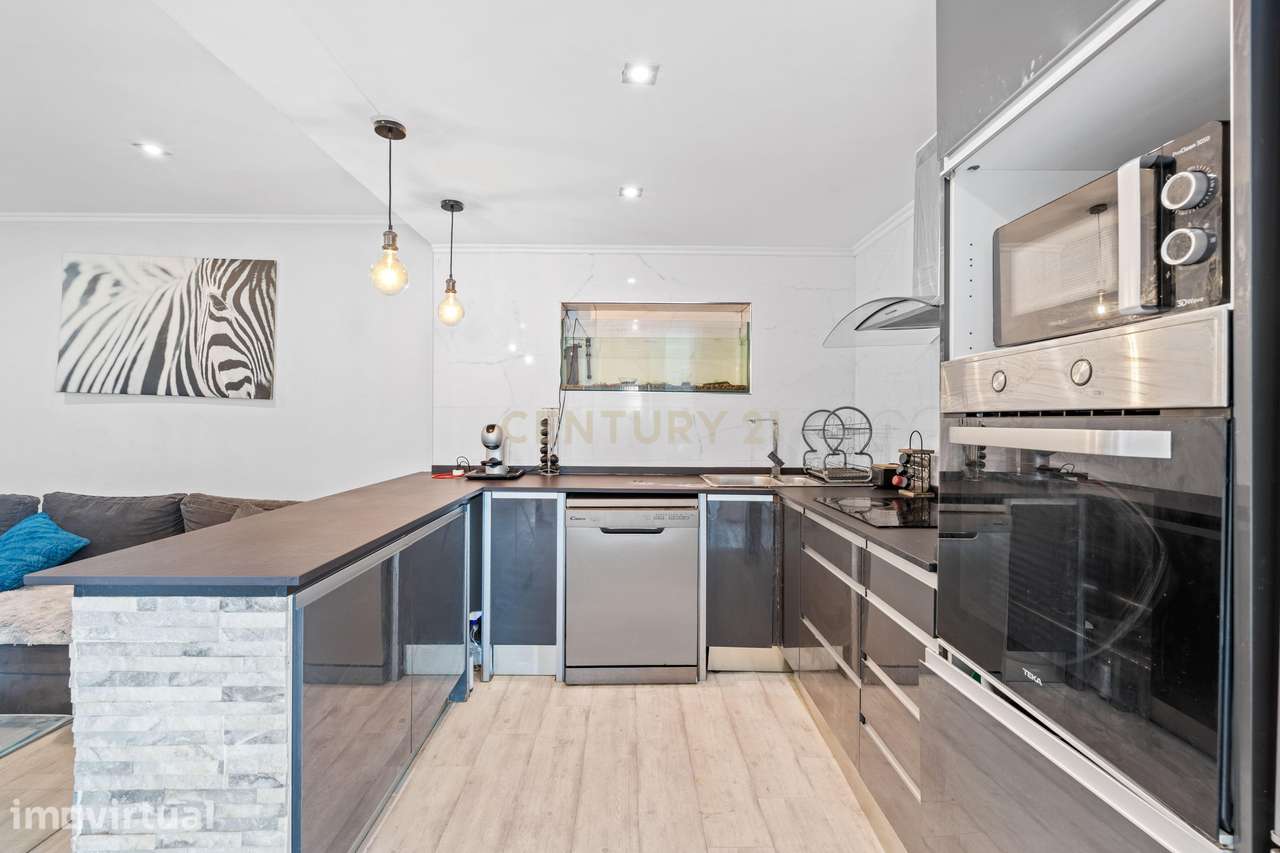 Penthouse T4 Remodelada com Terraço Privativo e Vista Panorâmica sobre - Grande imagem: 4/25