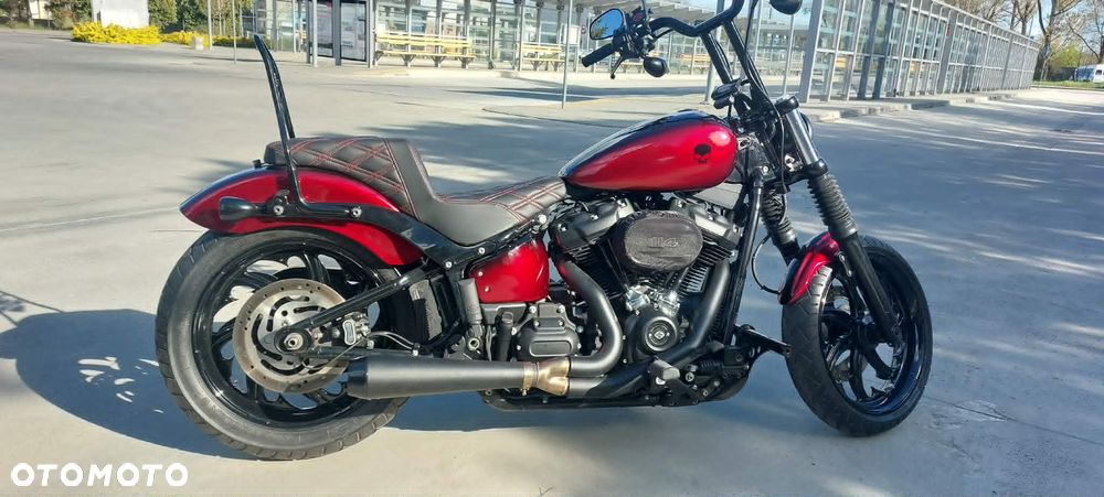 Harley-Davidson Softail Street Bob - 26