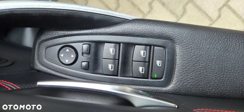 BMW Seria 3 ver-320d-xdrive-sport-line - 23
