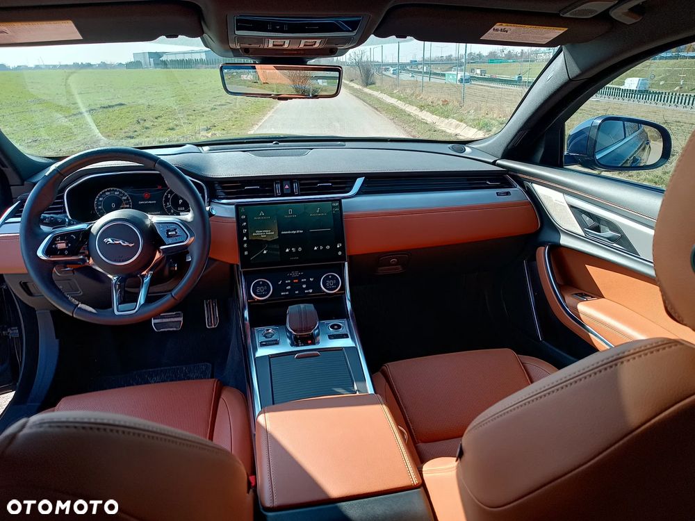 Jaguar XF P250 R-Dynamic SE - 2