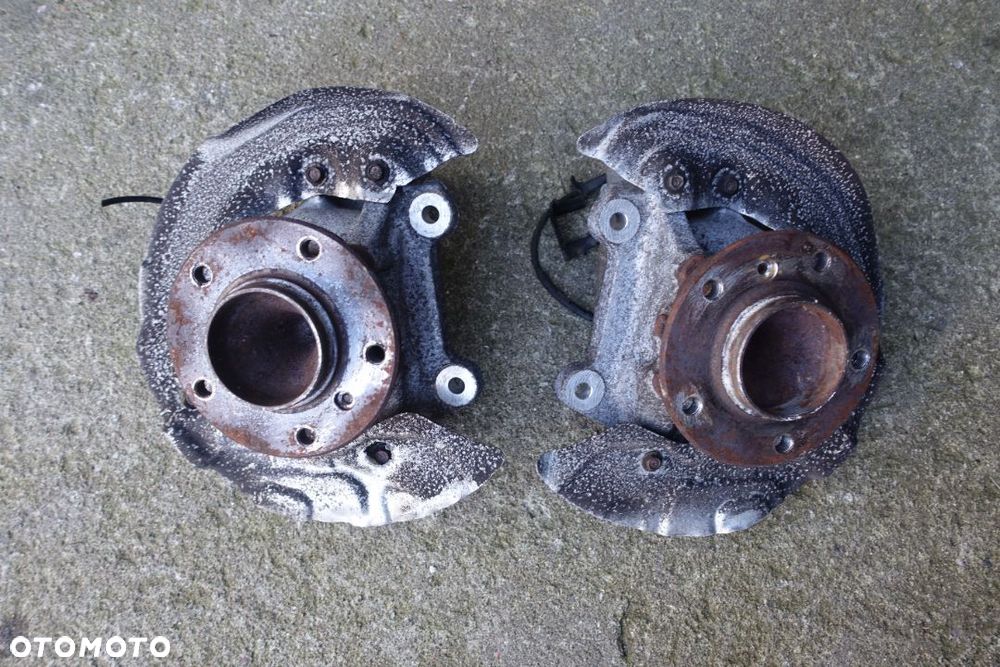 ZWROTNICA LEWY  PRZÓD  BMW E90 E91 - 2