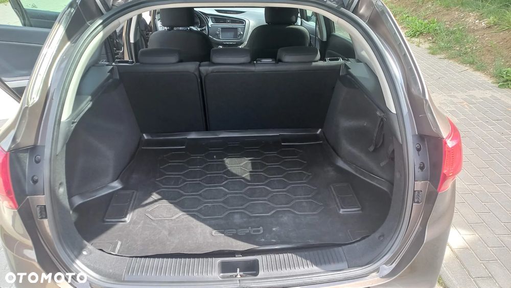 Kia Ceed Cee'd 1.6 CRDi L Business Line DCT - 10
