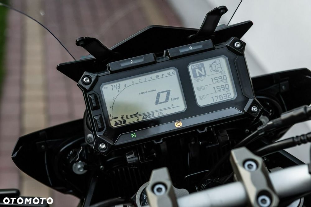 Yamaha MT - 7