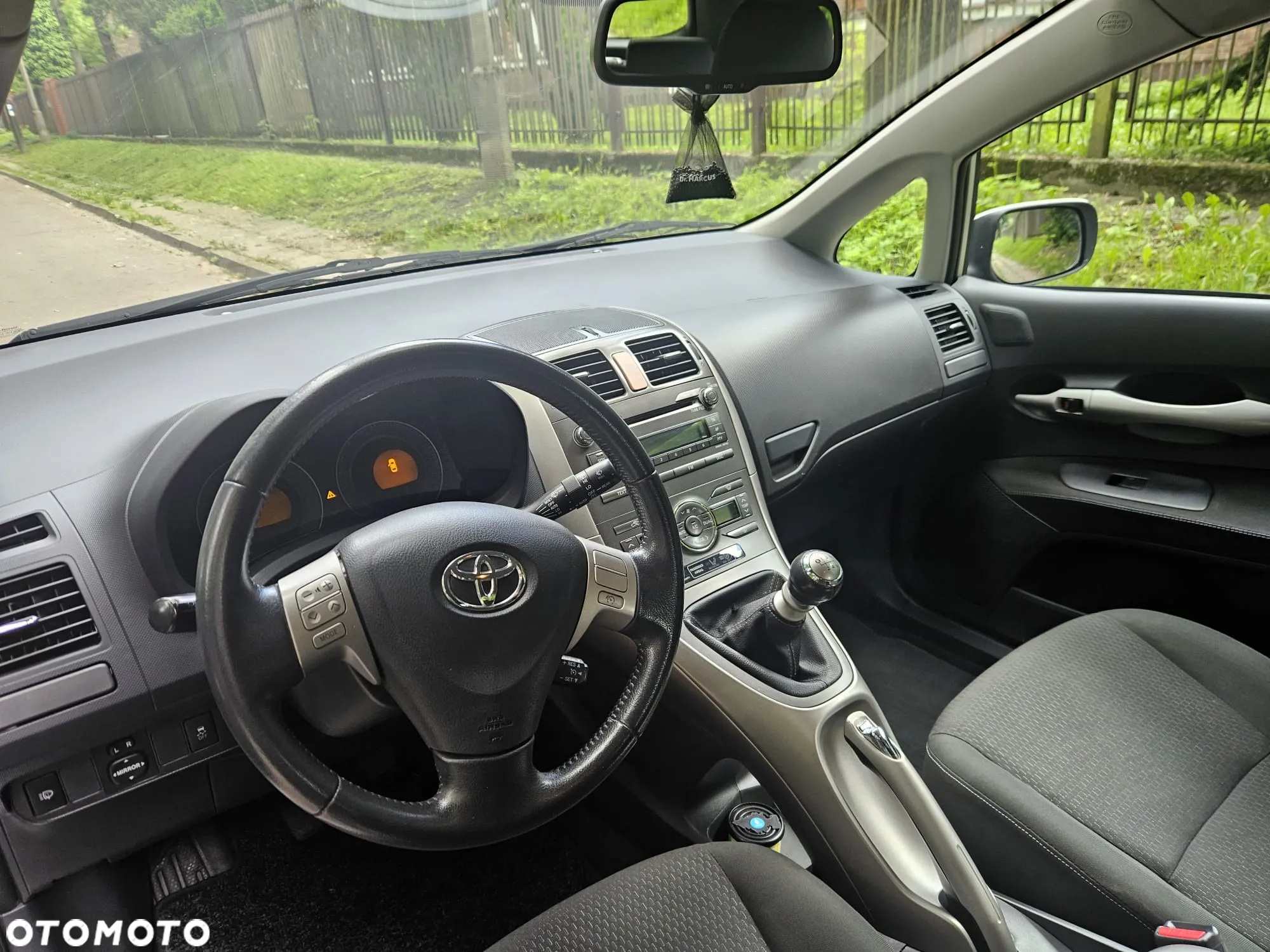 Toyota Auris 2.2 D-4D D-CAT - 9