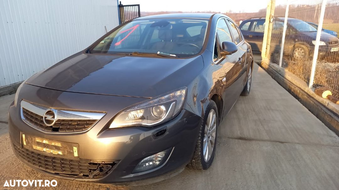 Dezmembrari Opel Astra J 1.7 CDTi - 5