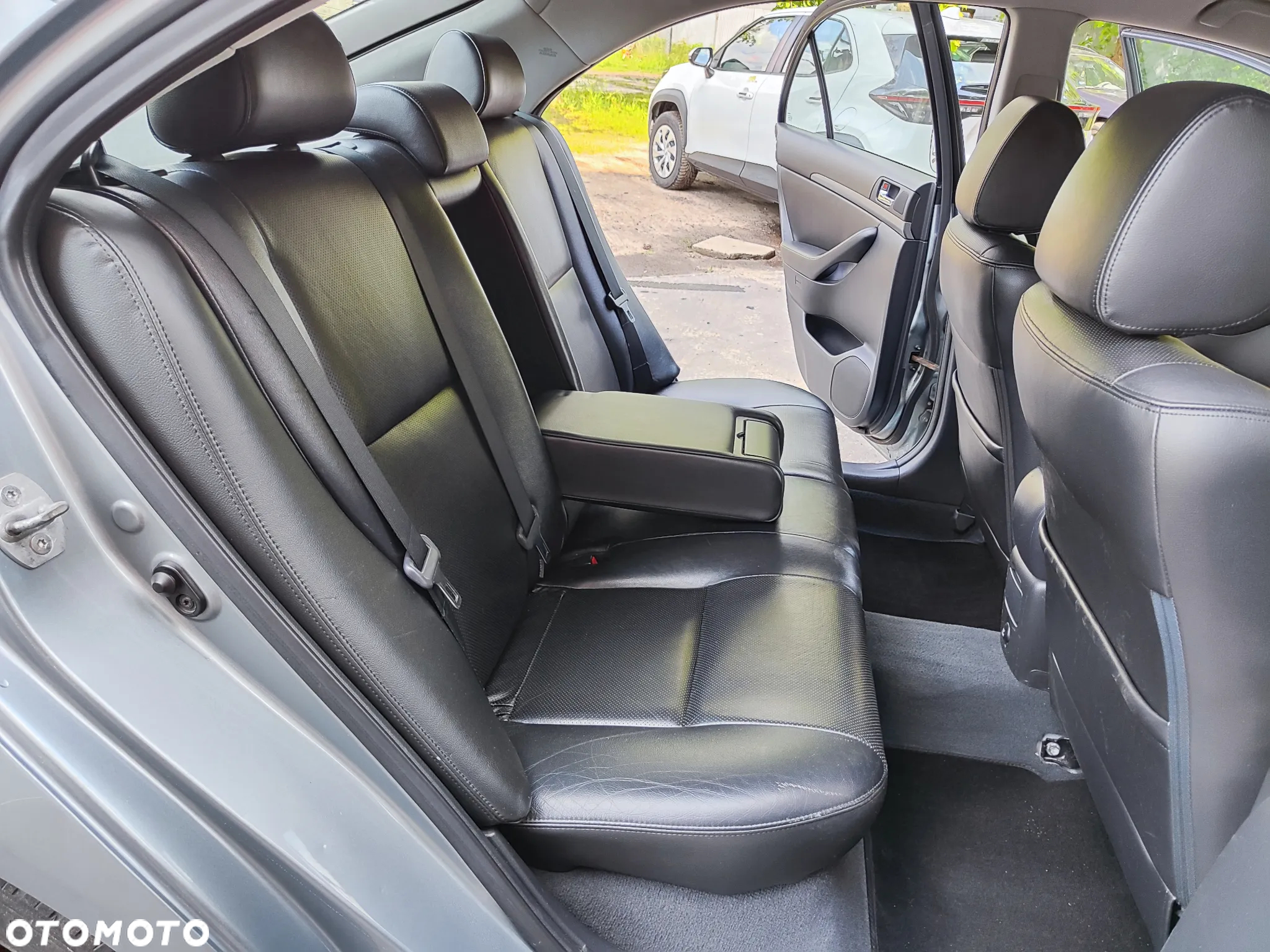 Toyota Avensis 2.2 D-4D Executive - 18