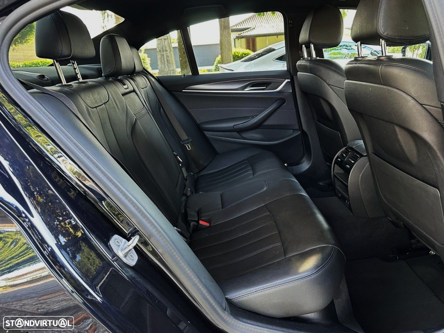 BMW 530 e Pack M - 14