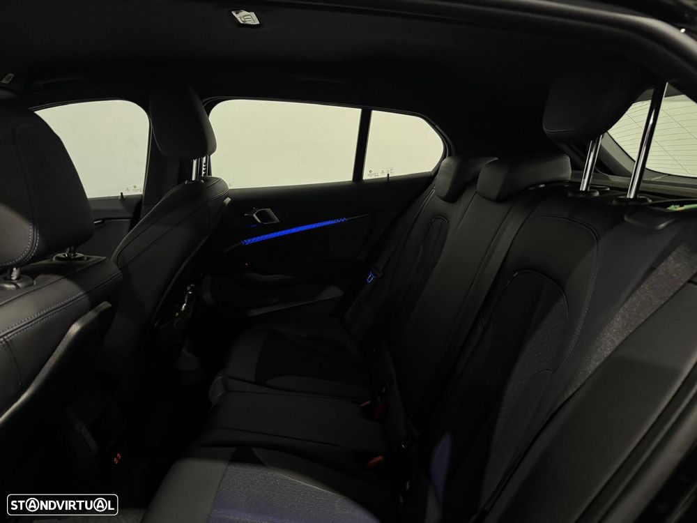 BMW 116 d Pack M - 12