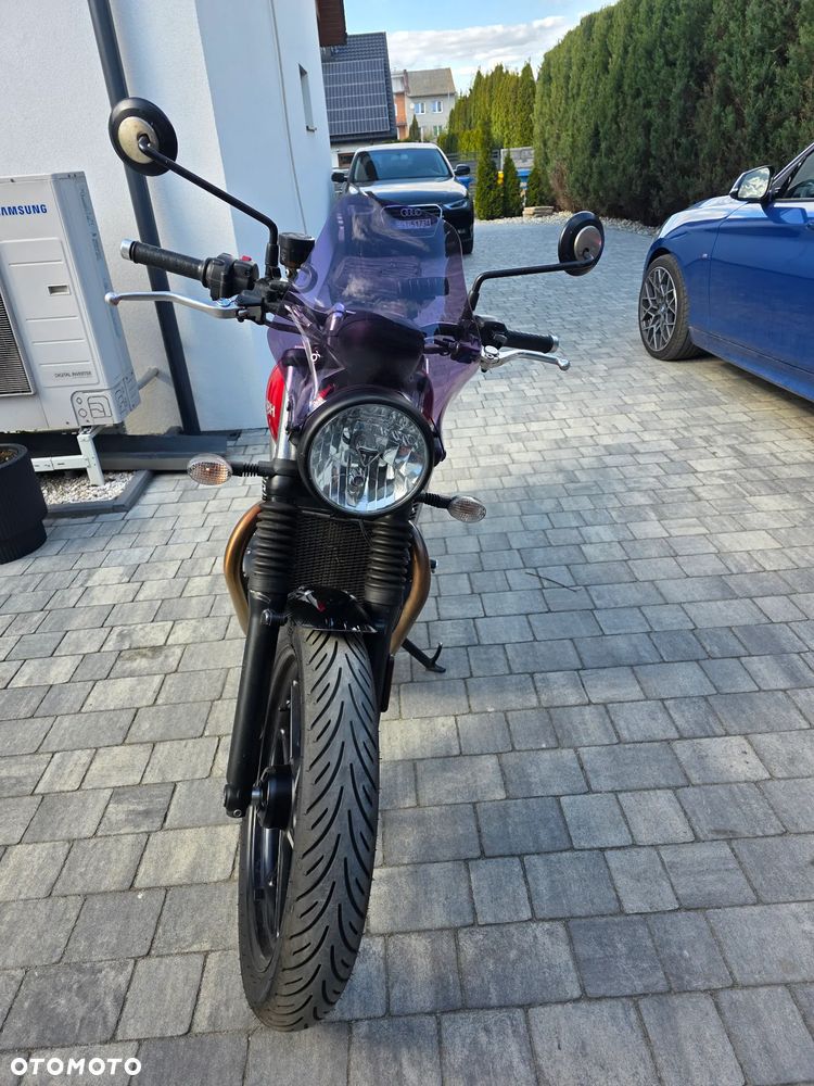 Triumph Street Twin - 2